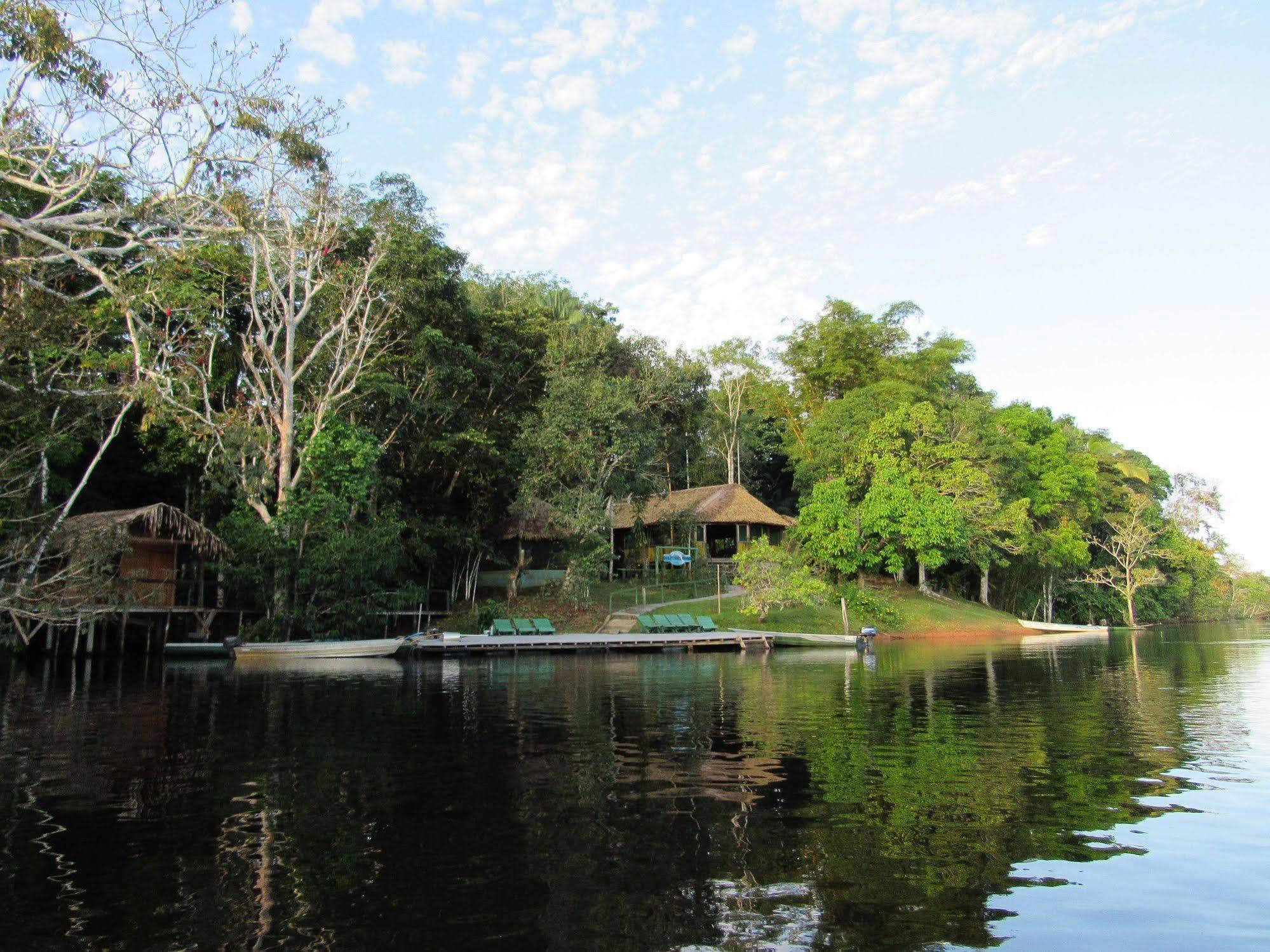 Dolphin Lodge Careiro Luaran gambar